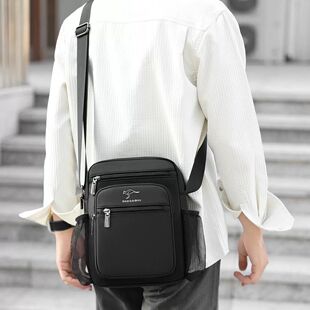 萨奇袋鼠男士斜挎包2025新款通勤包公文包大容量外出便携包单肩包
