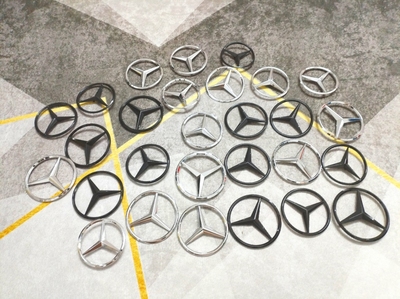 适用奔驰W210W220W140尾盖标E200S320S350维亚诺威霆尾盖标改黑色