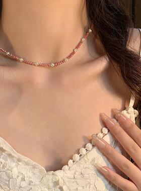 甜酷风百搭粉色串珠项链女新款小众高级感珍珠颈链气质辣妹配饰品
