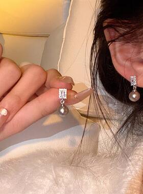 925银针高级感小方块锆石耳钉女ins潮百搭气质银灰色珍珠吊坠耳环