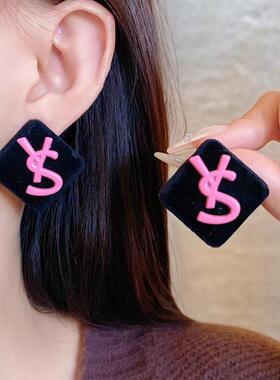 黑色方块丝绒大耳钉女小众设计感欧美个性夸张耳环高级感复古耳饰