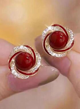 红色珍珠耳钉2026年新款爆款小众设计感甜美精致气质过年耳环耳饰