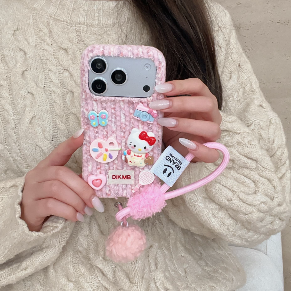 秋冬毛绒粉色kitty画板创意新款适用iPhone18promax手机壳16pro防摔17pro软壳15promax保护套14/13全包华为ma