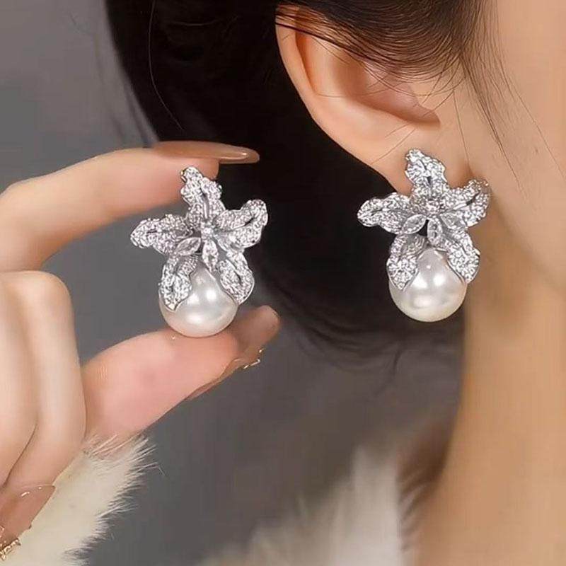 秋冬新款百合花满钻耳环s925纯银针高级感轻奢珍珠气质耳饰新款