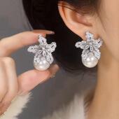 秋冬新款 百合花满钻耳环s925纯银针高级感轻奢珍珠气质耳饰新款