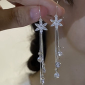 锆石冰花耳线气质长款 流苏耳环高级感灵动耳坠显脸瘦水晶花朵耳饰