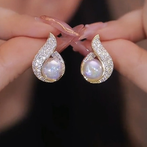 轻奢气质幻彩珍珠耳环银针精致