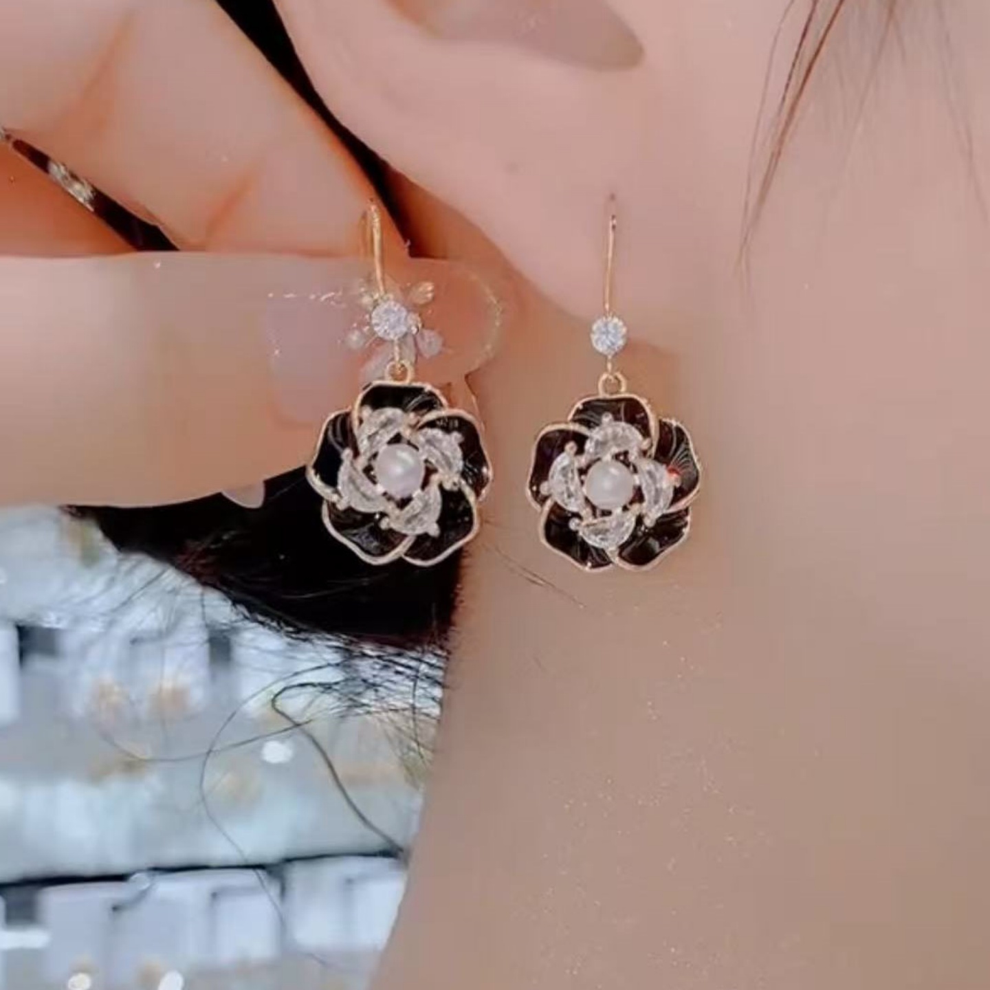 黑色滴釉山茶花耳环复古港风耳坠女镶钻时尚网红耳饰2025年新款潮