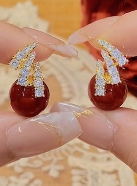 新款红色珍珠耳环小众设计高级轻奢法式锆石耳钉精致时尚秋冬耳饰