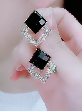 银针双菱形水晶耳环2025年新款潮网红百搭珍珠耳钉高级感轻奢耳饰