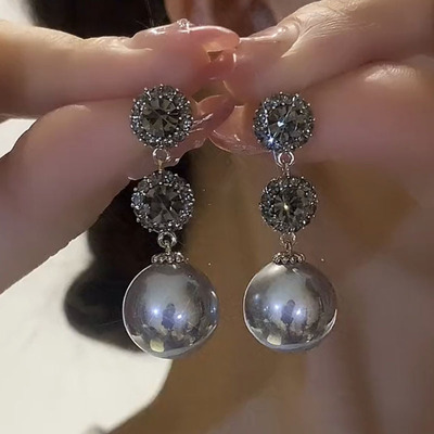 灰色水晶珍珠耳环2025年新款爆款