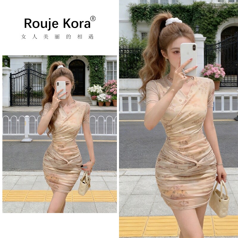 ROUJE KORA绝美初夏小裙子网纱印花V领短袖连衣裙女2026包臀短裙