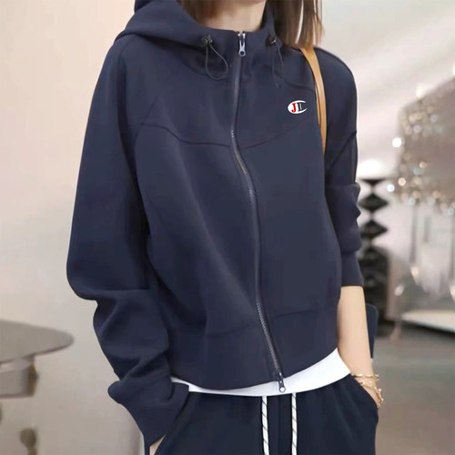 季冠军2025秋季新款连帽卫衣女