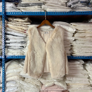 环保毛皮草无袖马甲外套女冬季叠穿保暖坎肩背心时尚马夹上衣PU