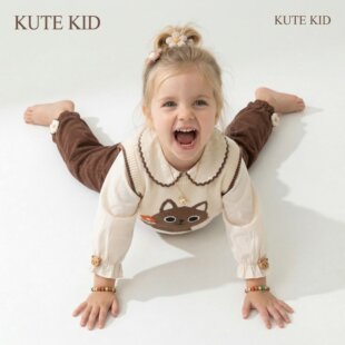 2026春季女童洋气套装新款中小童春秋时尚休闲猫咪毛衣马甲三件套