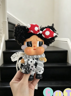 哭娃CRYBABYvacation系列搪胶毛绒吊卡甜在一起娃衣crybaby衣服