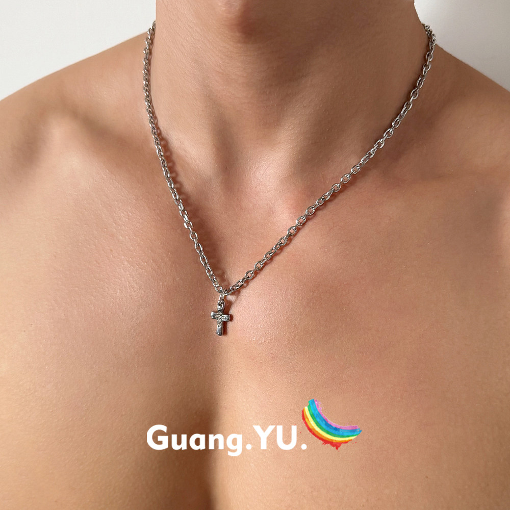 GuangYu金色镶钻十字架项链男钛钢嘻哈潮流简约百搭配饰毛衣链女