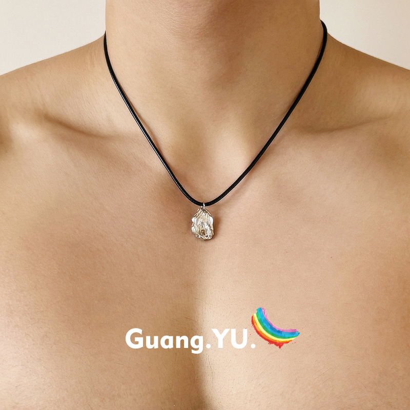 GuangYu褶皱感陨石吊坠皮绳项链