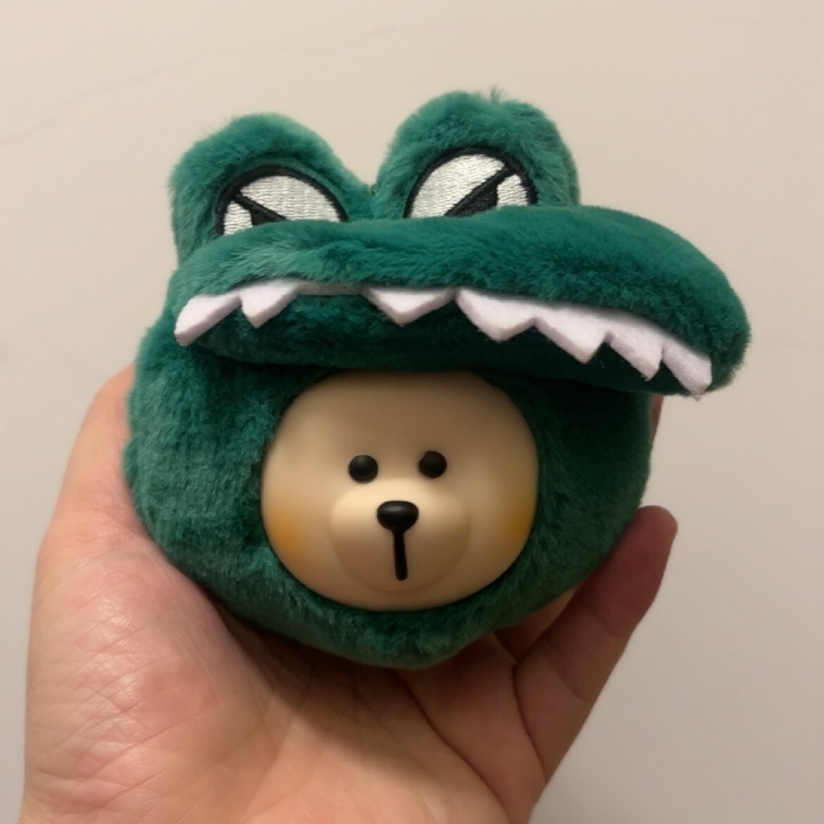 全新星巴克联名LACOSTE鳄鱼熊店长搪胶毛绒玩偶挂件包挂件钥匙扣