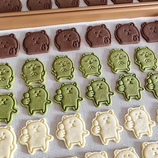 自嘲熊卡通饼干模具chiikawa公仔曲奇翻糖按压式立体diy烘焙工具