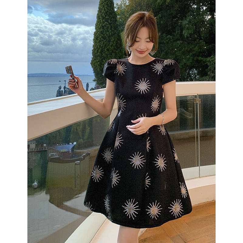 30920小众高级感连衣裙轻奢女装御姐风收腰亮片a字小礼服