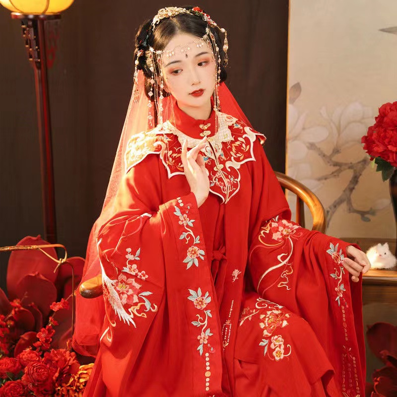 出租红色明制云肩款汉服女婚礼喜娘服中秋国庆婚礼古典舞蹈服租赁