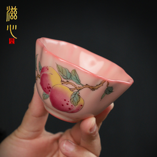 高档红粉佳人釉上彩手绘桃子主人杯陶瓷单杯女士喝茶精致功夫茶杯