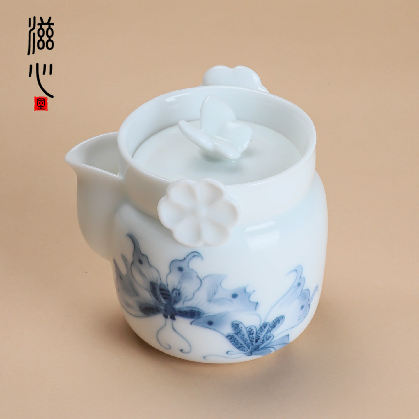 邱桂还羊脂玉瓷手绘蝴蝶手抓壶