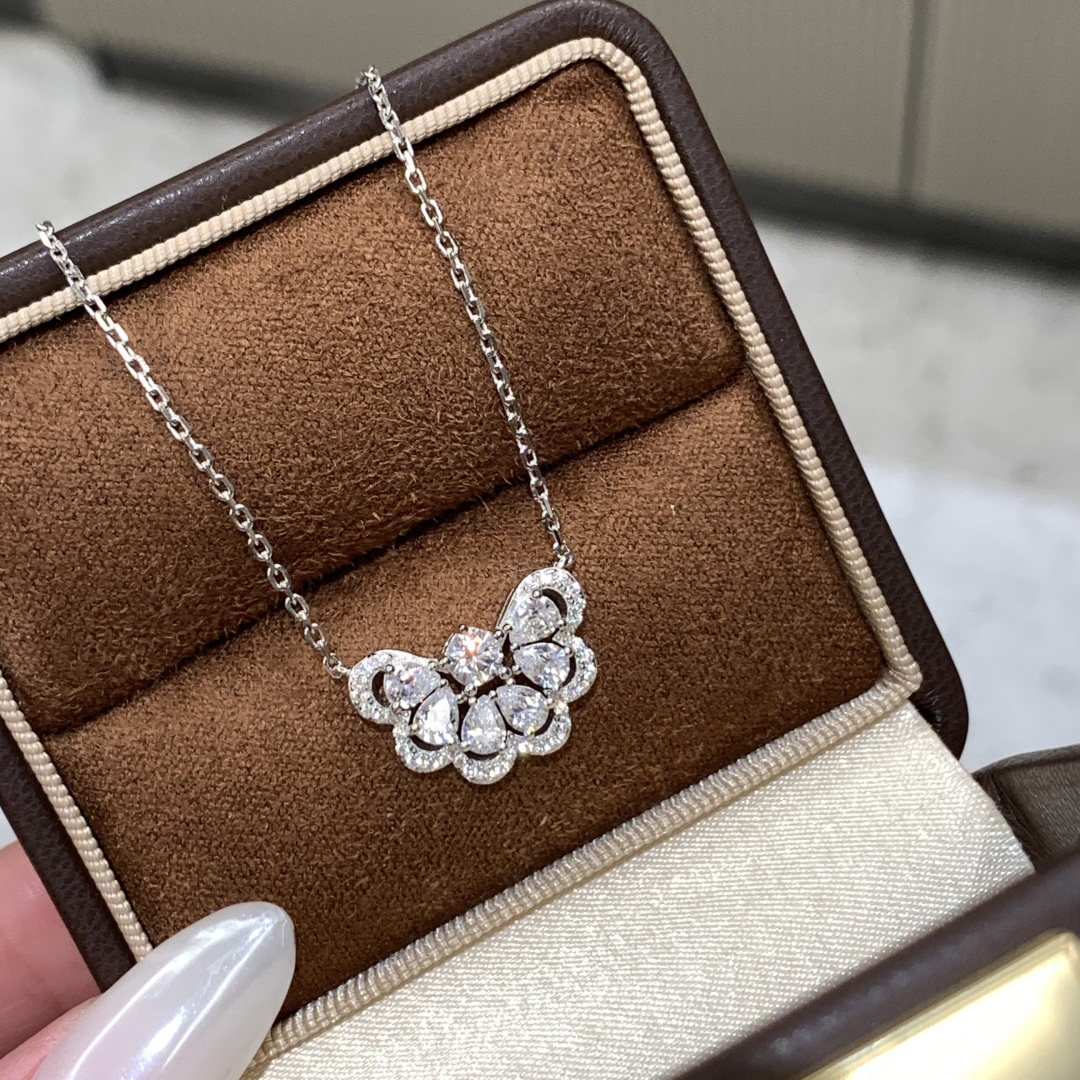 珠宝级高碳钻蝴蝶项链通体925纯银满钻锁骨链新年圣诞礼物高级感