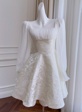 高端轻奢女装白色温柔风气质名媛法式方领长袖连衣裙短裙提花礼服