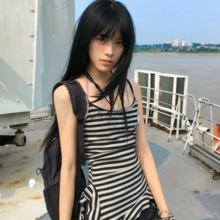 显瘦上衣 美式 复古黑色流苏飘带胸针条纹吊带背心夏季 新款 辣妹修身