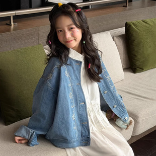 2026春款女童韩版绣花圆领长袖牛仔外套中大童时髦宽松气质夹克衫