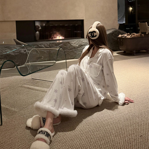 NINASTUDIO  【假日睡衣派对】pajama 雪花 绒绒家居服套装