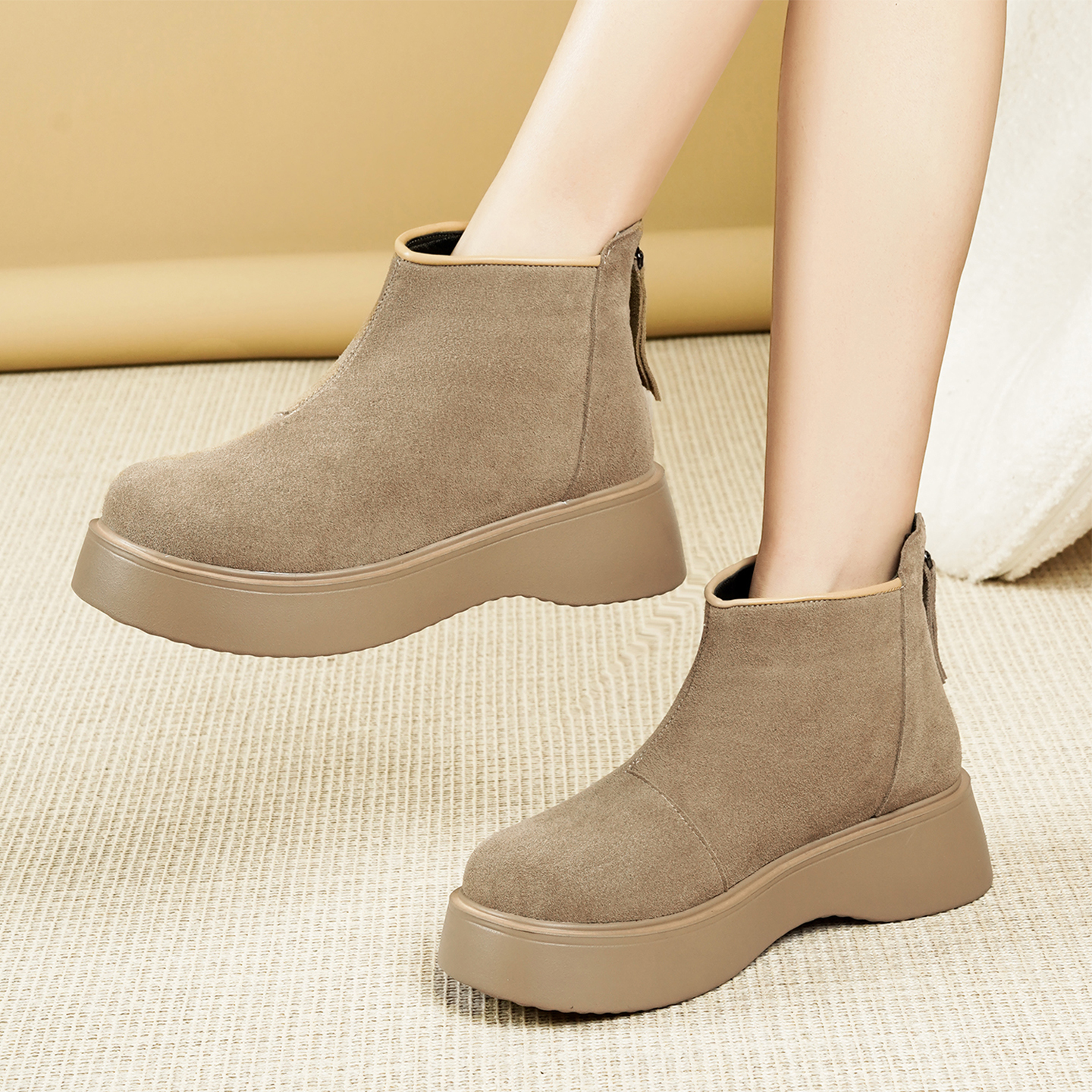 2025新款女靴冬季加绒保暖短靴