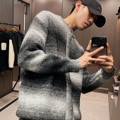 秋冬软糯撞色复古圆领开衫毛衣男