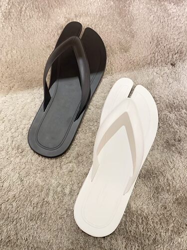 夏季超简约平底分趾外穿凉拖鞋女