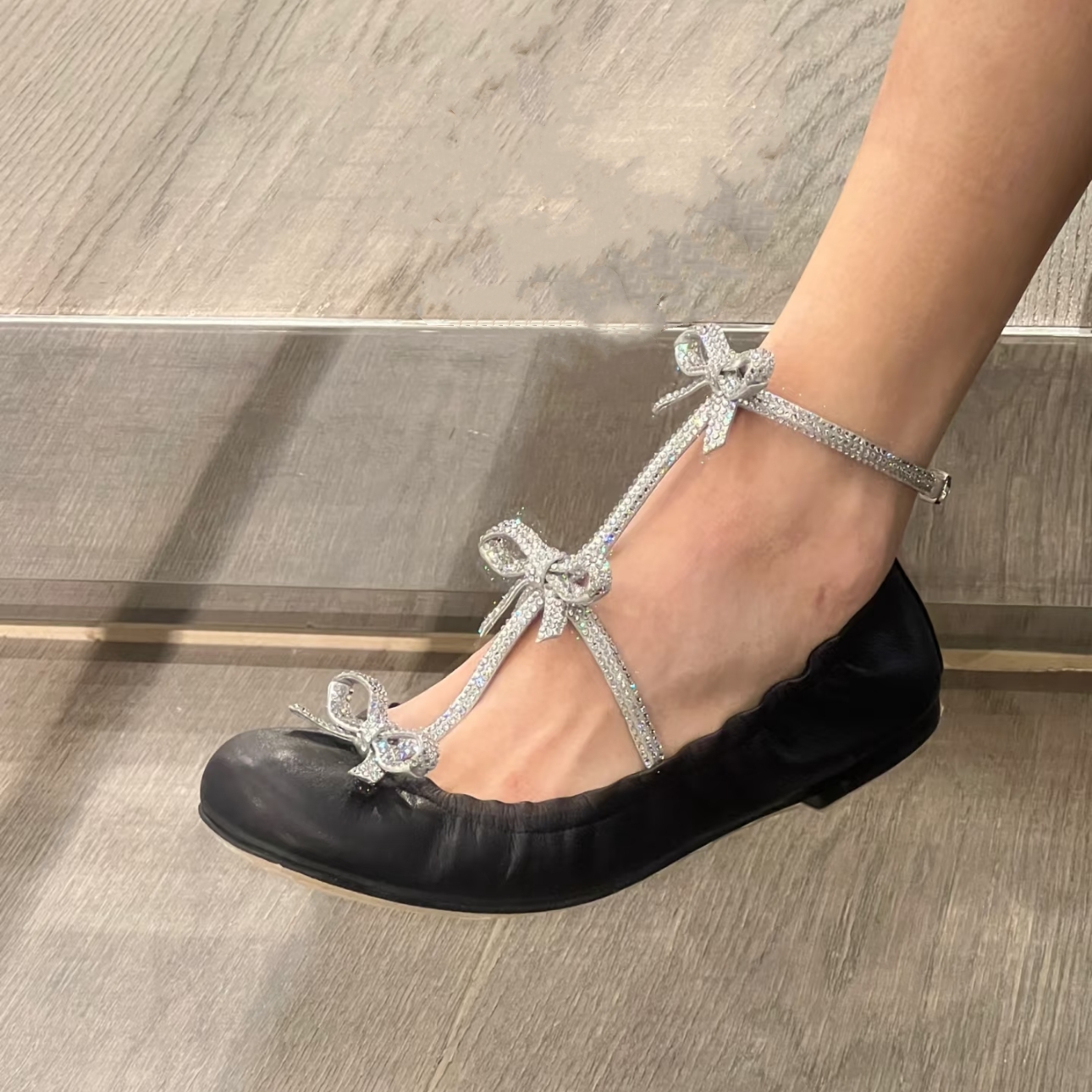 少女显白芭蕾舞鞋水钻蝴蝶结温柔