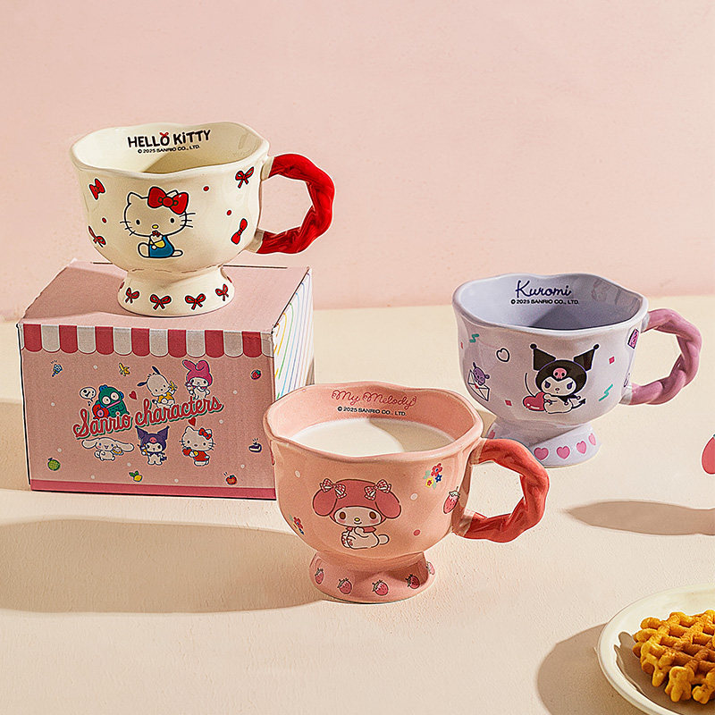 摩登主妇三丽鸥高脚马克杯带勺家用水杯早餐杯高颜值陶瓷咖啡杯子