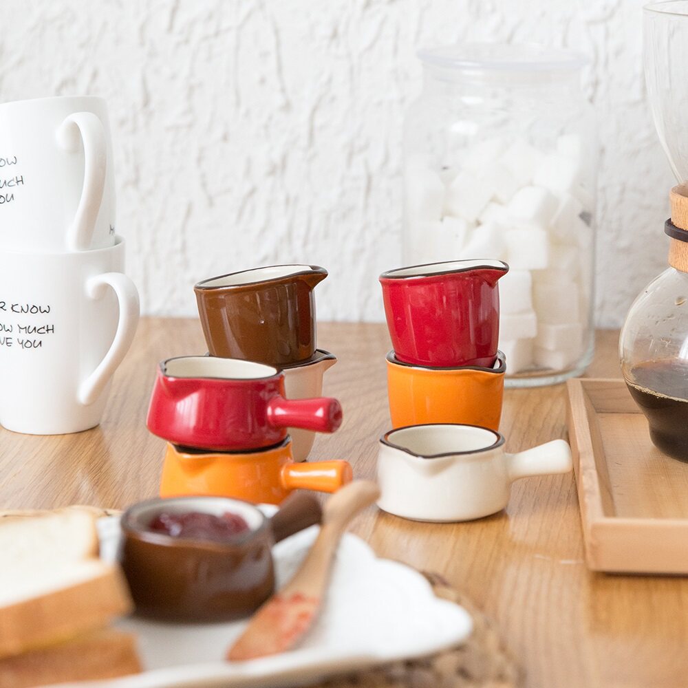 Modern housewives' Japanese ceramic milk pot, milk pot, seasoning dish