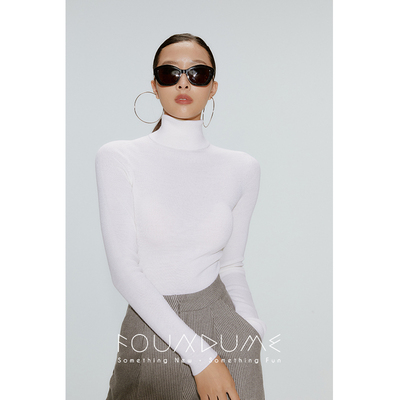 高领套头一体成型设计