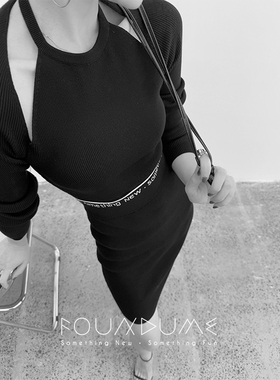 Foundume 25春夏新款撞色字母拼接立裁镂空短款包臀针织连衣裙