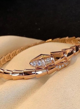 日韩女款V金弹力蛇骨手镯