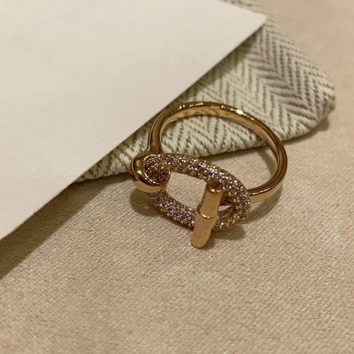 女士V金ins风OT扣猪鼻子戒指