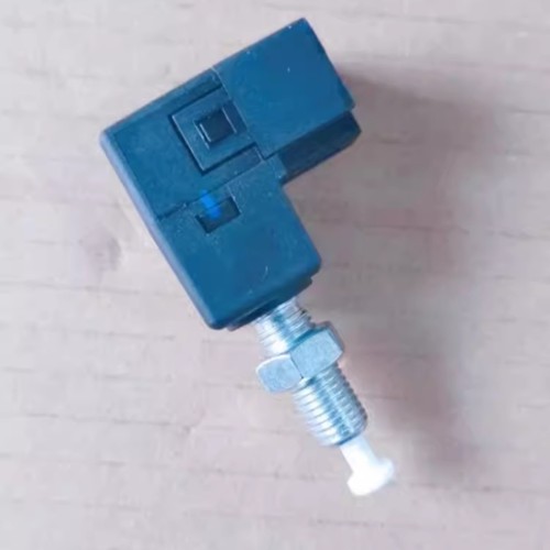 适用于长安CS35 CS75欧尚CX70A600刹车灯开关刹车开关制动灯开关