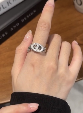 小众猪鼻子镂空镶钻可调节戒指