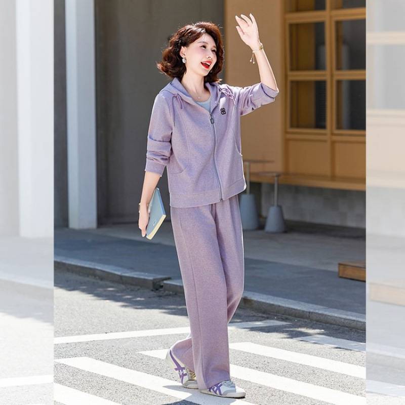 专柜品牌40岁50妈妈装秋装休闲运动服套装中老年人女装春秋外套洋