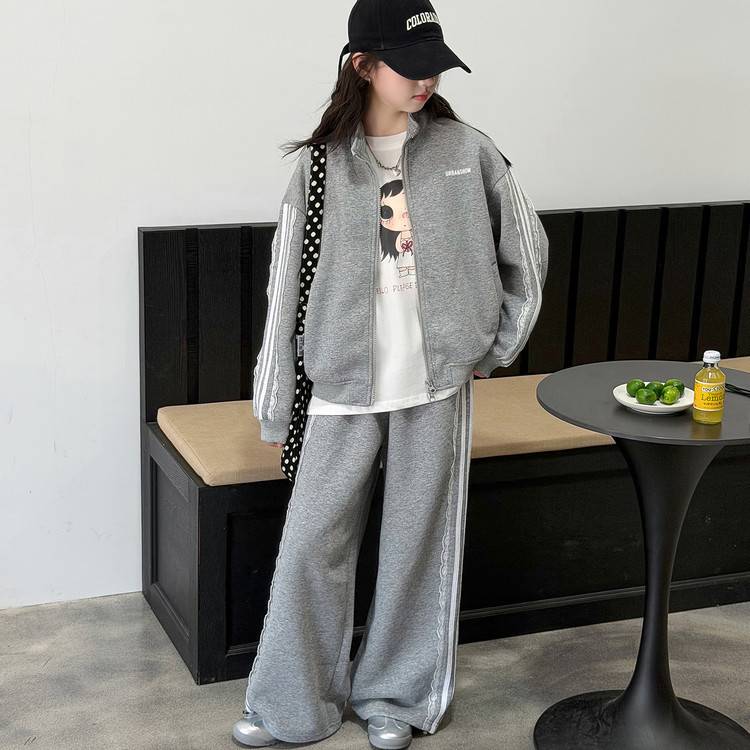专柜品牌女童套装2026新款秋装洋气时髦大童女装初中生儿童春秋休