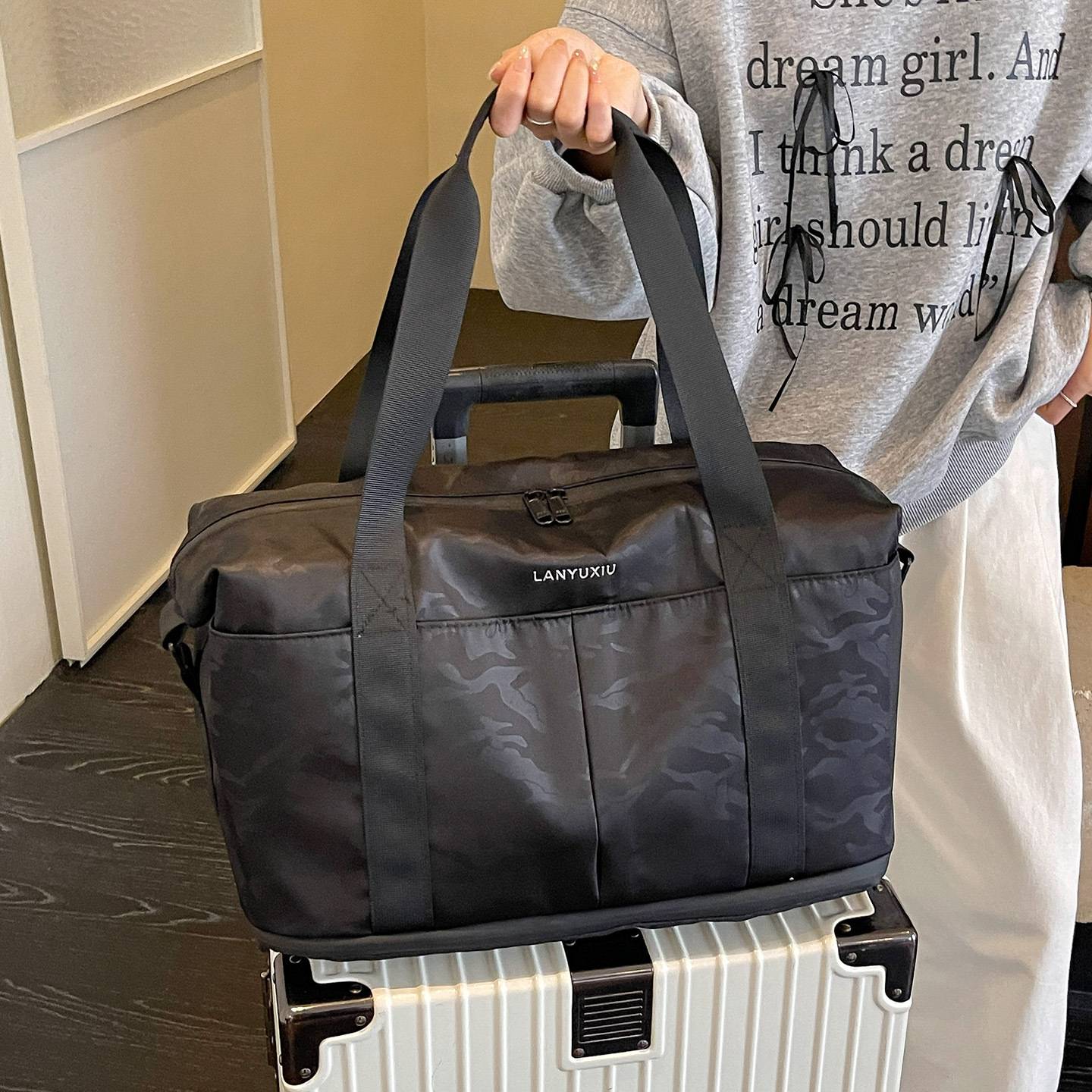 专柜品牌大容量可扩展短途旅行干湿分离运动瑜伽健身包学生住宿收