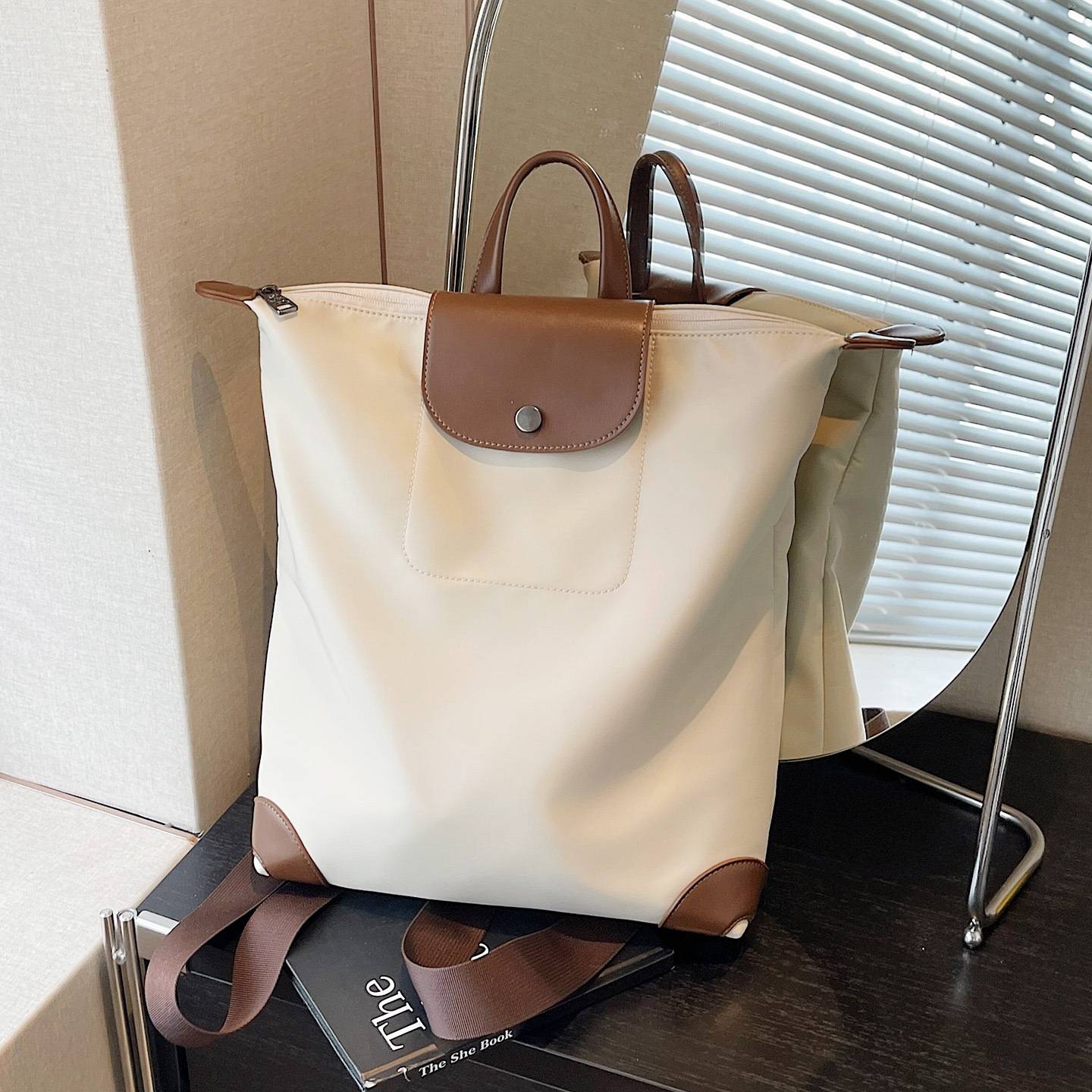 专柜品牌经典龙骧包简约双肩包女大容量外出防水尼龙书包百搭通勤