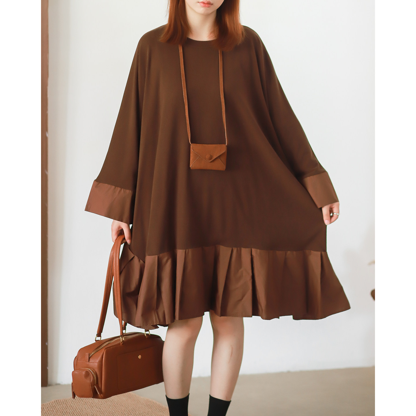 菲尔丹 港风买手款 圆领拼梭织衬衫料长袖大版宽松连衣裙秋冬9054